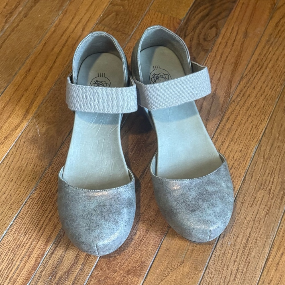 Faux Suede Pewter Wedge Shoes Women US Size 9